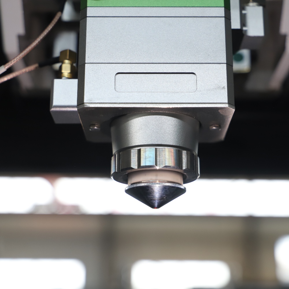Machine de découpe laser à fib - Industrial Laser Systems avis et prix